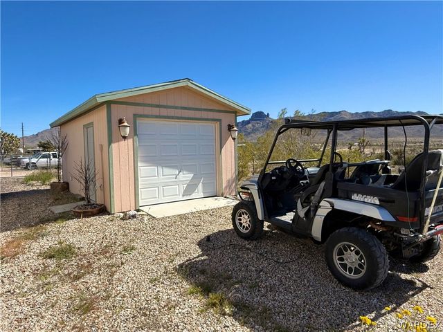 17305 N Lost Mine Drive, Dolan Springs, AZ 86441