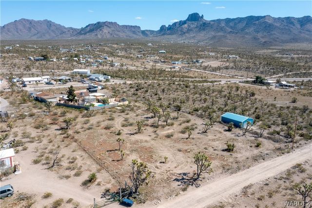 17305 N Lost Mine Drive, Dolan Springs, AZ 86441