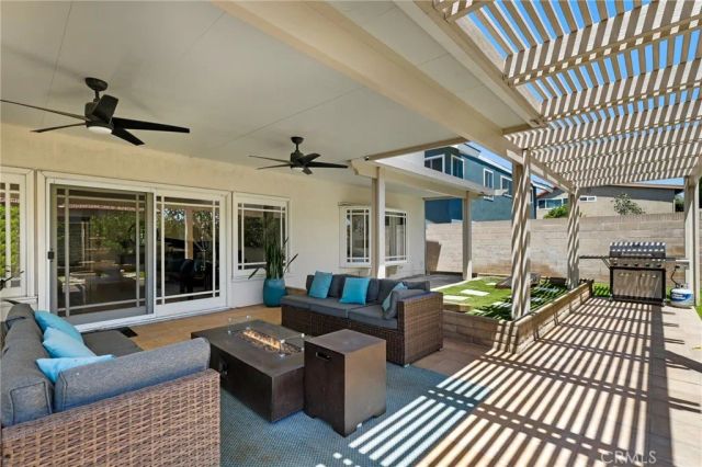 21052 Amberwick Lane, Huntington Beach, CA 92646