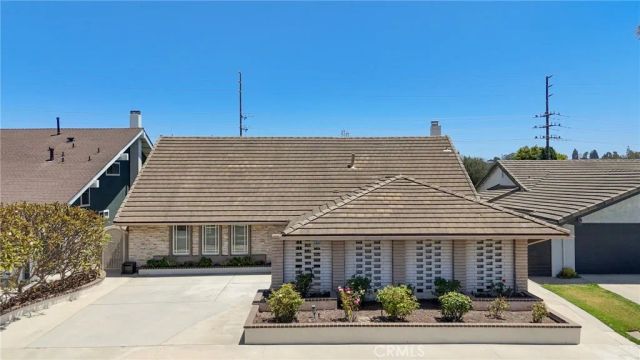 21052 Amberwick Lane, Huntington Beach, CA 92646