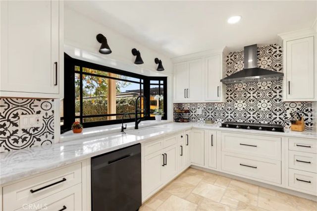 21052 Amberwick Lane, Huntington Beach, CA 92646