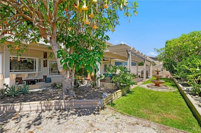 21052 Amberwick Lane, Huntington Beach, CA 92646