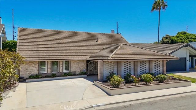 21052 Amberwick Lane, Huntington Beach, CA 92646