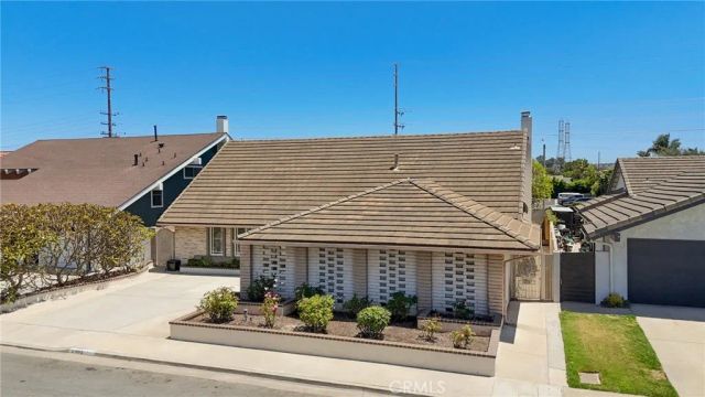 21052 Amberwick Lane, Huntington Beach, CA 92646