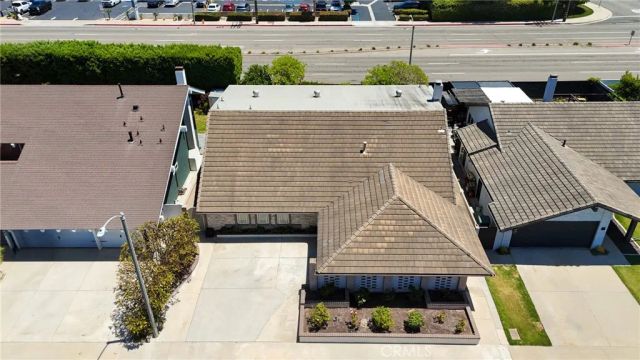 21052 Amberwick Lane, Huntington Beach, CA 92646