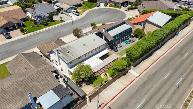 21052 Amberwick Lane, Huntington Beach, CA 92646