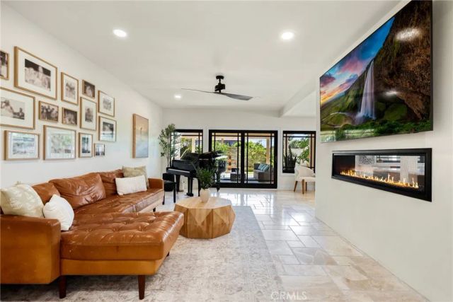 21052 Amberwick Lane, Huntington Beach, CA 92646