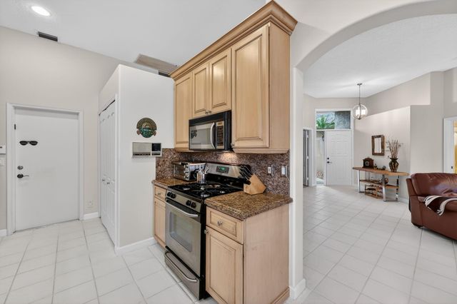 8216 Quail Meadow Trace, West Palm Beach, FL 33412