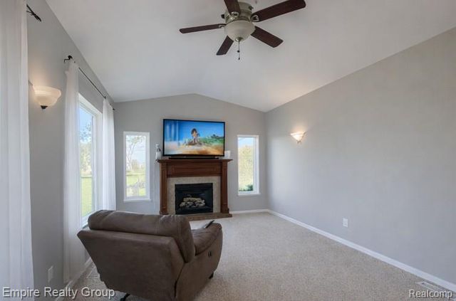 5925 Northridge Circle, Waterford, MI 48327