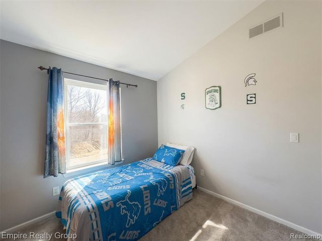 5925 Northridge Circle, Waterford, MI 48327