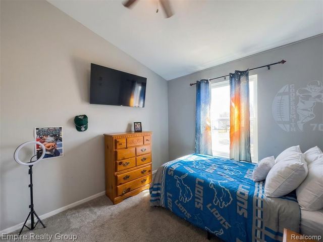 5925 Northridge Circle, Waterford, MI 48327