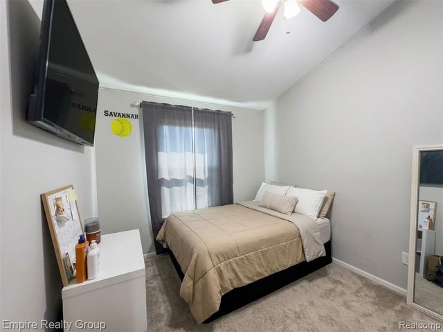 5925 Northridge Circle, Waterford, MI 48327