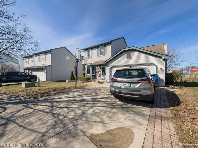 5925 Northridge Circle, Waterford, MI 48327