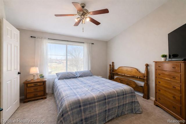 5925 Northridge Circle, Waterford, MI 48327