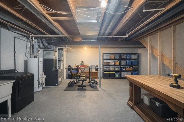 5925 Northridge Circle, Waterford, MI 48327