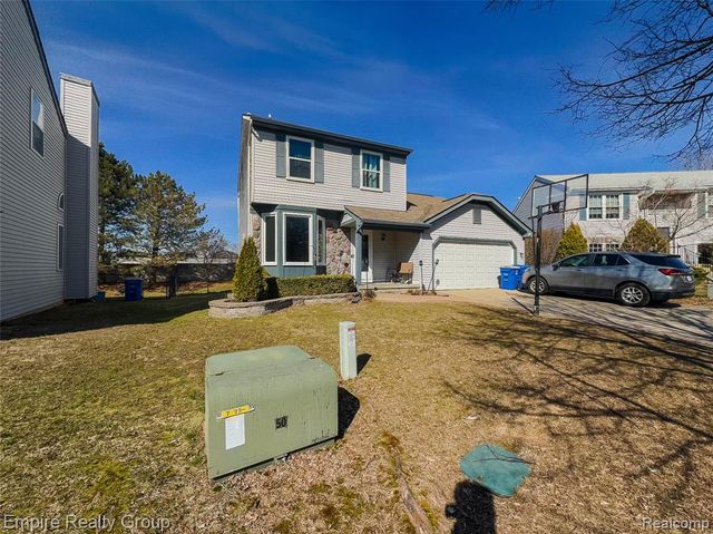 5925 Northridge Circle, Waterford, MI 48327