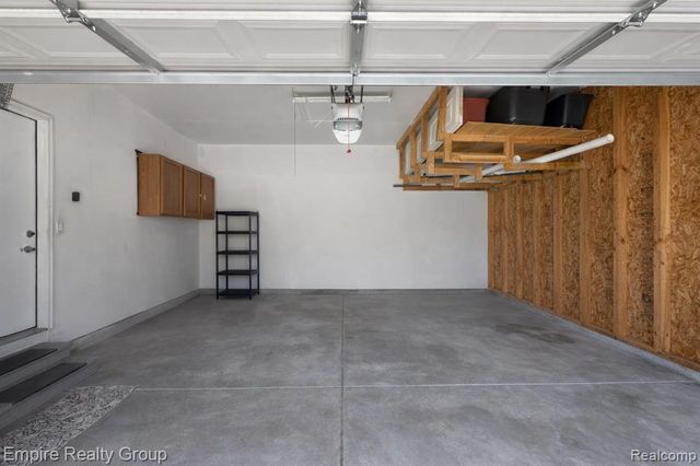 5925 Northridge Circle, Waterford, MI 48327