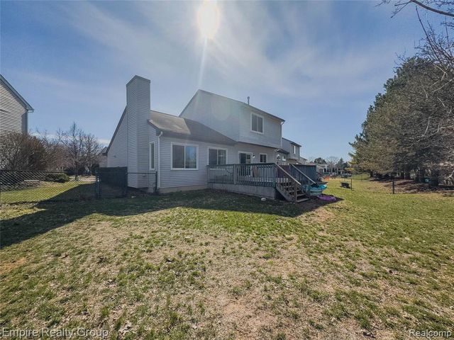 5925 Northridge Circle, Waterford, MI 48327