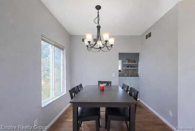 5925 Northridge Circle, Waterford, MI 48327