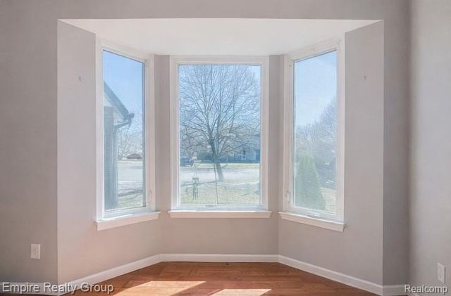 5925 Northridge Circle, Waterford, MI 48327