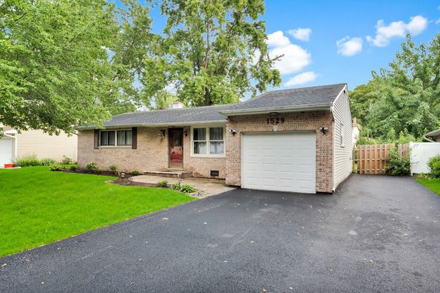 1529 Ronzheimer Avenue, St. Charles, IL 60174