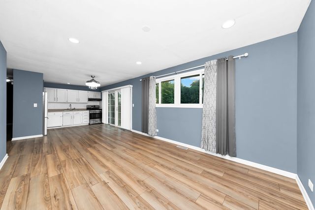 1529 Ronzheimer Avenue, St. Charles, IL 60174