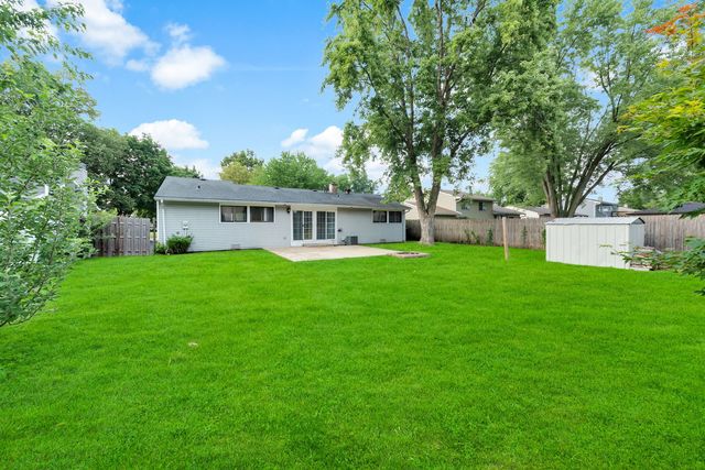 1529 Ronzheimer Avenue, St. Charles, IL 60174