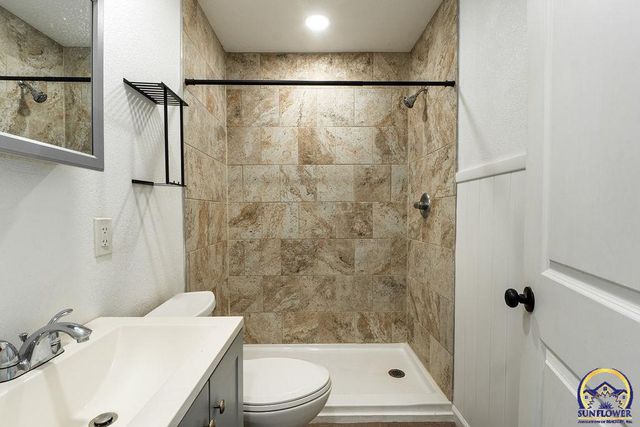 2723 SE Monroe ST, Topeka, KS 66605