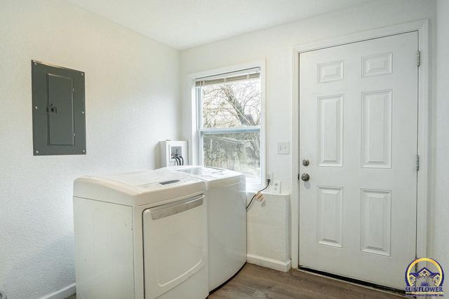 2723 SE Monroe ST, Topeka, KS 66605