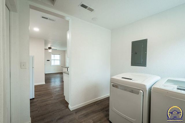 2723 SE Monroe ST, Topeka, KS 66605