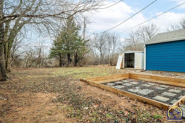 2723 SE Monroe ST, Topeka, KS 66605