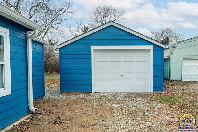 2723 SE Monroe ST, Topeka, KS 66605