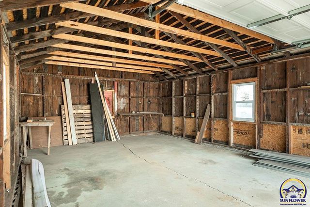 2723 SE Monroe ST, Topeka, KS 66605