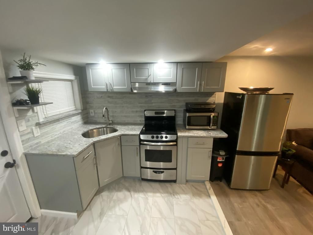 1161 OVERINGTON STREET, Philadelphia, PA 19124