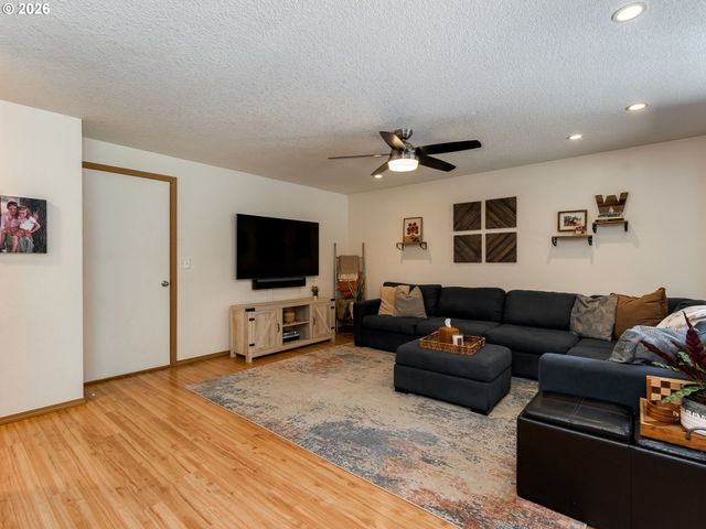 16094 Sw SNAPDRAGON Ln, Portland, OR 97223