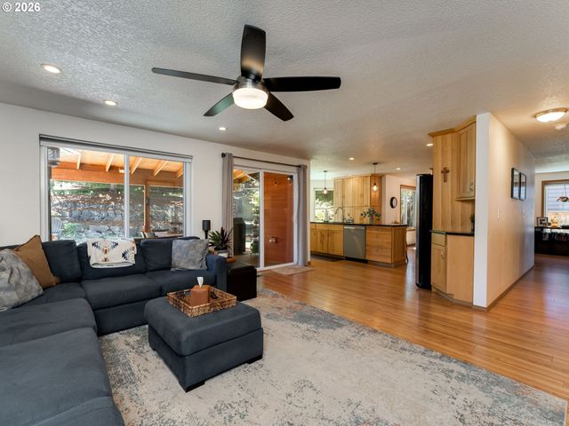 16094 Sw SNAPDRAGON Ln, Portland, OR 97223