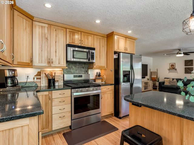 16094 Sw SNAPDRAGON Ln, Portland, OR 97223