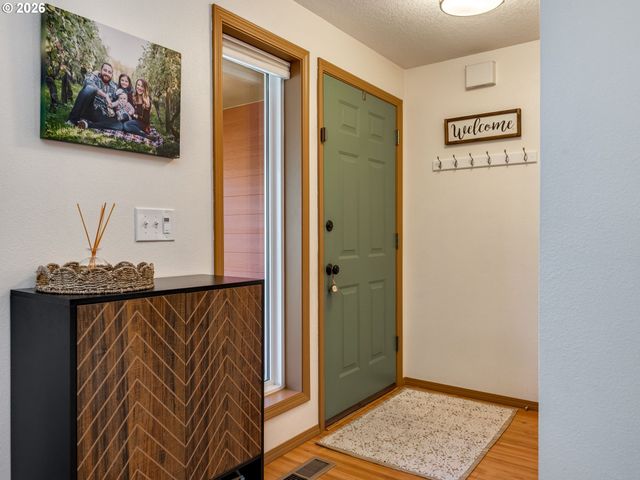 16094 Sw SNAPDRAGON Ln, Portland, OR 97223