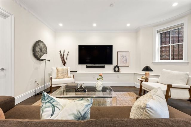 6 Claremont Park 1, Boston, MA 02118