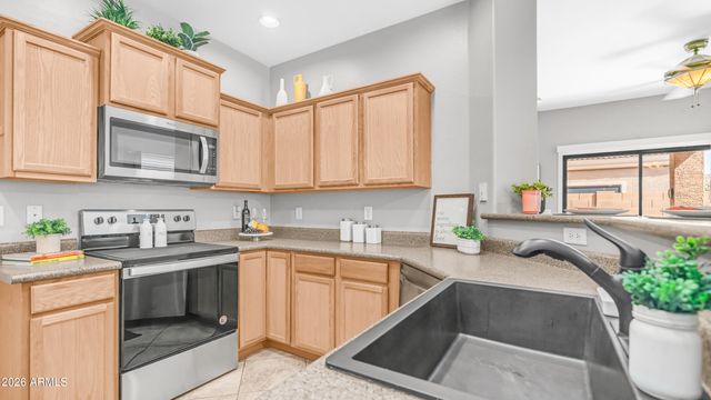 2565 S SIGNAL BUTTE Road 52, Mesa, AZ 85209