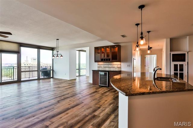 4909 Laclede Avenue 1606, St Louis, MO 63108