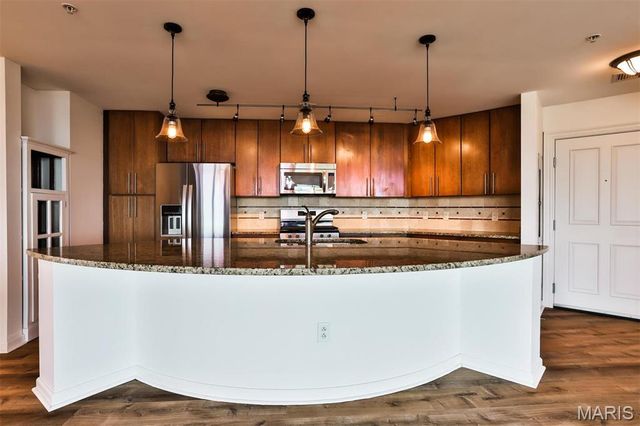 4909 Laclede Avenue 1606, St Louis, MO 63108