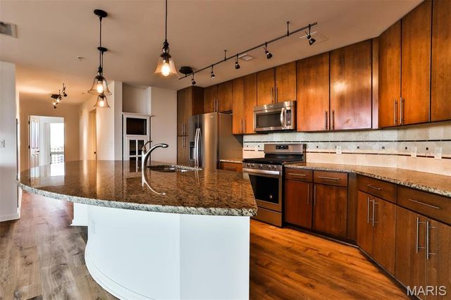 4909 Laclede Avenue 1606, St Louis, MO 63108