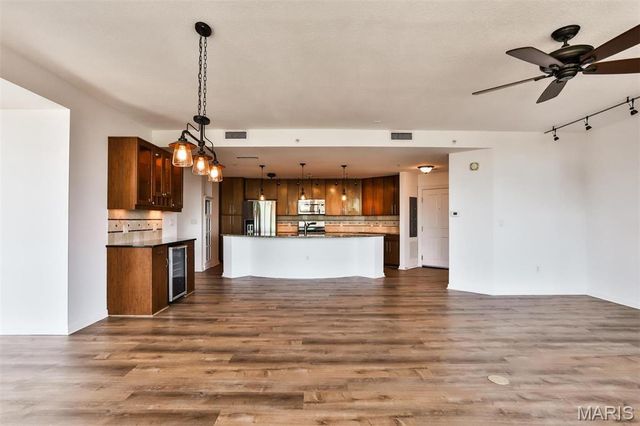 4909 Laclede Avenue 1606, St Louis, MO 63108