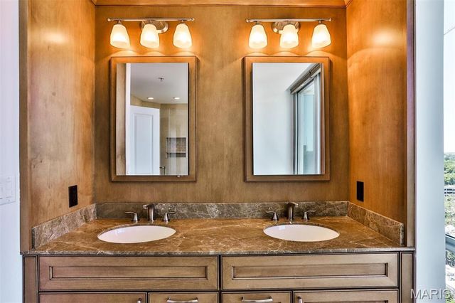 4909 Laclede Avenue 1606, St Louis, MO 63108