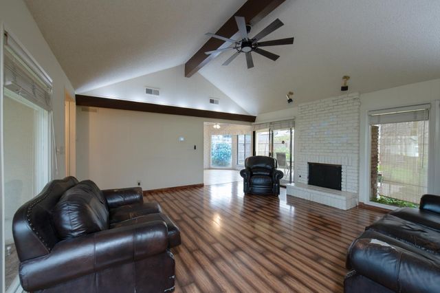 6271 N Prospect Avenue, Fresno, CA 93711