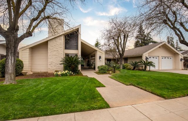 6271 N Prospect Avenue, Fresno, CA 93711