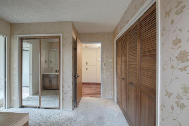 6271 N Prospect Avenue, Fresno, CA 93711