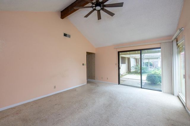 6271 N Prospect Avenue, Fresno, CA 93711