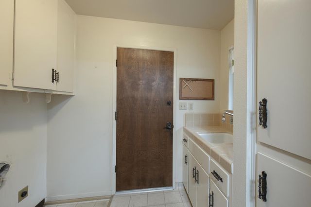 6271 N Prospect Avenue, Fresno, CA 93711